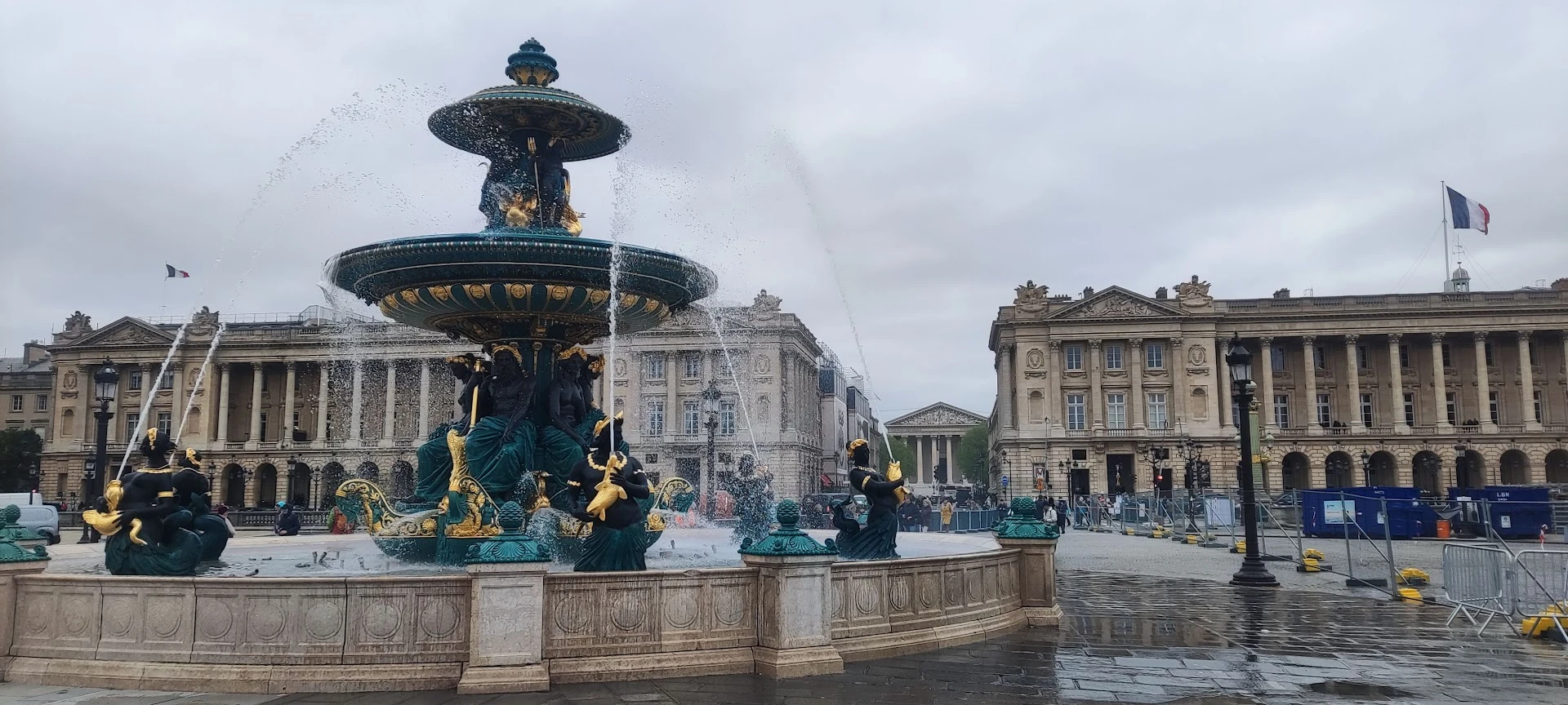 fuente paris